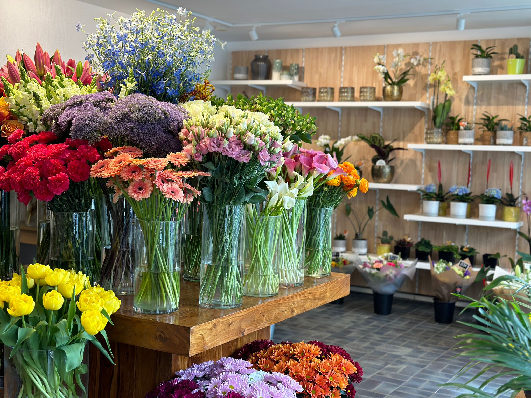 Intérieur de la boutique Gladys Fleurs à Bruxelles